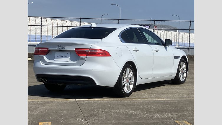 2018 認定中古車 Jaguar XE Yulong White 2.0 litre i4D Diesel PRESTIGE AWD