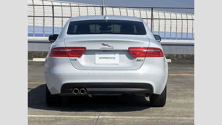 2018 認定中古車 Jaguar XE Yulong White 2.0 litre i4D Diesel PRESTIGE AWD