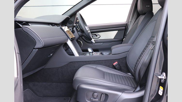 2024 認定中古車 Land Rover Discovery Sport カルパチアングレイ D200マイルドハイブリッド（ディーゼル） 標準ホイール DYNAMIC SE