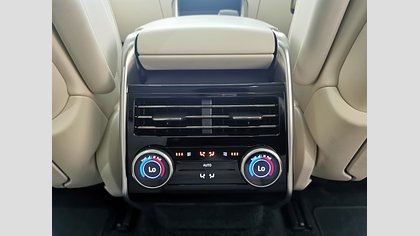 Range Rover 26