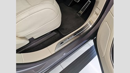 Range Rover 46