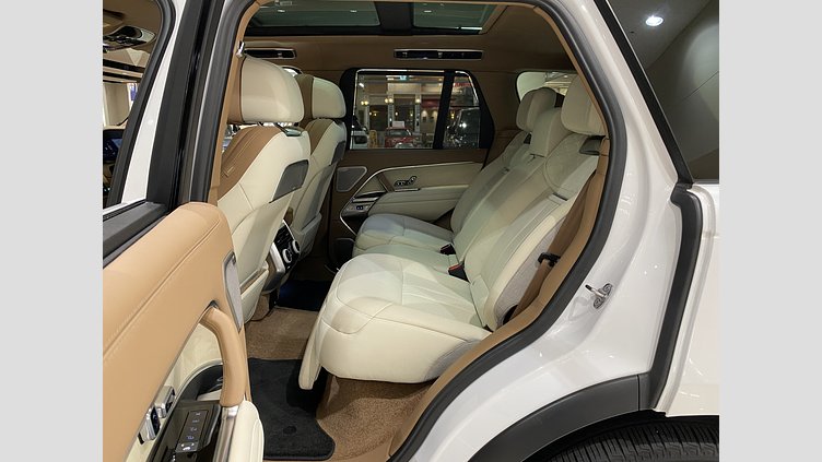 2024 認定中古車 Land Rover Range Rover アイシーホワイト - グロスフィニッシュ 615 AWD（AT） スタンダードホイールベース SV