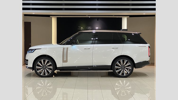 2024 認定中古車 Land Rover Range Rover アイシーホワイト - グロスフィニッシュ 615 AWD（AT） スタンダードホイールベース SV