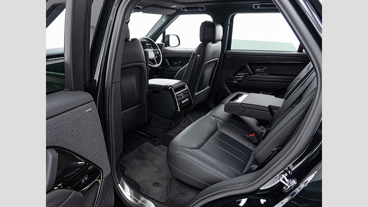 2025 認定中古車 Land Rover Range Rover Sport サントリーニブラック P550eプラグインハイブリッド（ガソリン） Dynamic SE　P550e