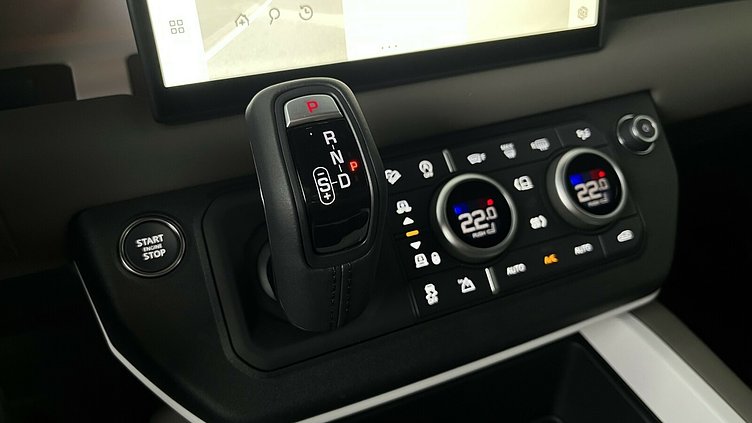 2024 Approved Land Rover Defender 110 Silicon Silver D300 Diesel MHEV X-Dynamic SE
