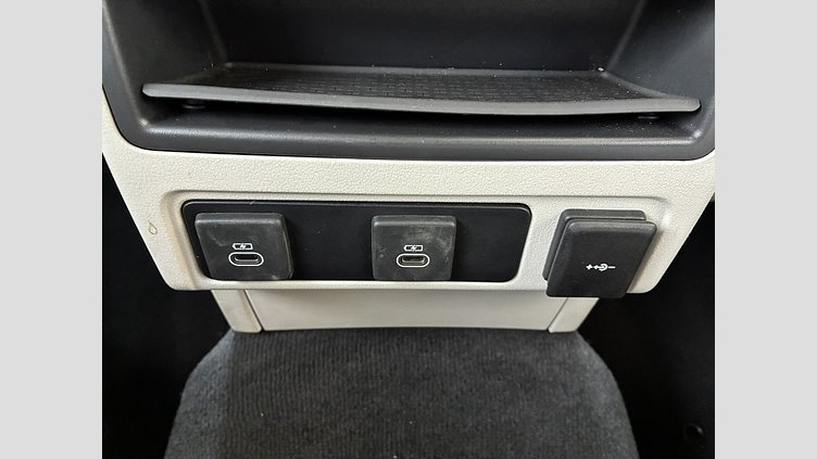 2023 認定中古車 Jaguar F-Pace フジホワイト D204 AWD（オートマチック）MHEV R-DYNAMIC SE