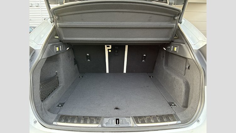 2023 認定中古車 Jaguar F-Pace フジホワイト D204 AWD（オートマチック）MHEV R-DYNAMIC SE