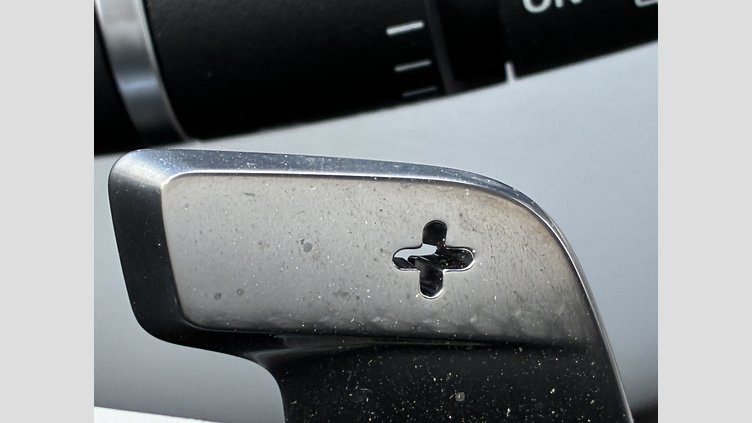 2023 認定中古車 Jaguar F-Pace フジホワイト D204 AWD（オートマチック）MHEV R-DYNAMIC SE