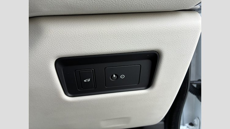 2023 認定中古車 Jaguar F-Pace フジホワイト D204 AWD（オートマチック）MHEV R-DYNAMIC SE