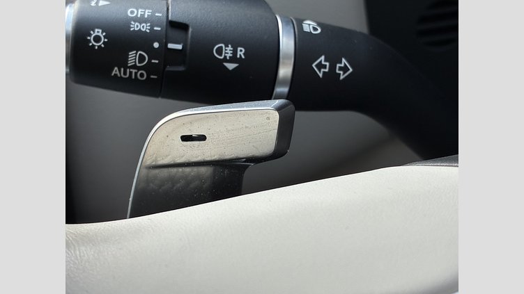 2023 認定中古車 Jaguar F-Pace フジホワイト D204 AWD（オートマチック）MHEV R-DYNAMIC SE