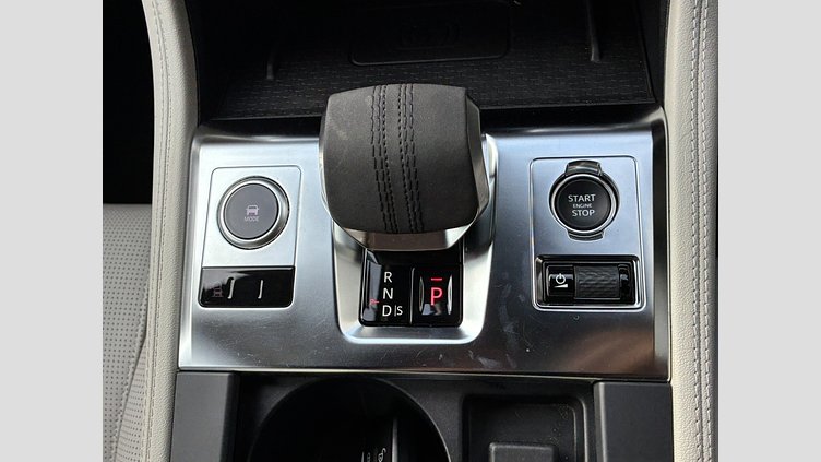 2023 認定中古車 Jaguar F-Pace フジホワイト D204 AWD（オートマチック）MHEV R-DYNAMIC SE