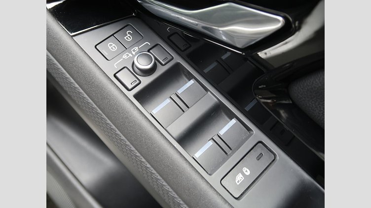 2019 認定中古車 Land Rover Range Rover Evoque フジホワイト D180 R-DYNAMIC S