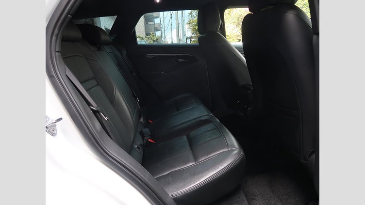 2019 認定中古車 Land Rover Range Rover Evoque フジホワイト D180 R-DYNAMIC S