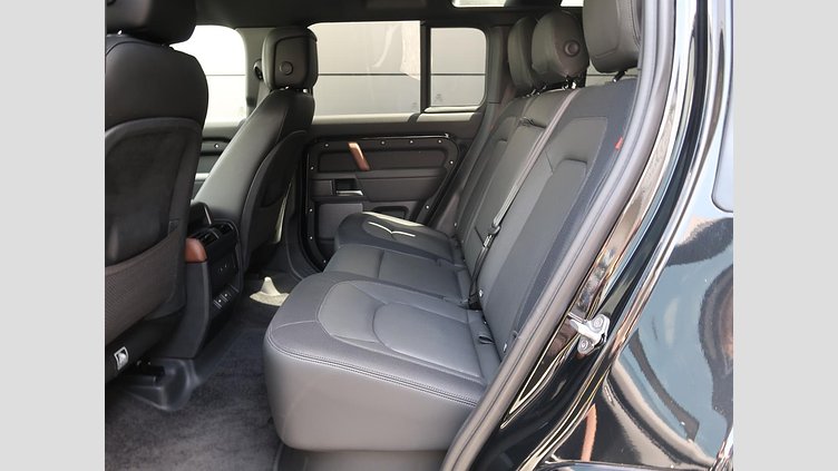 2023 認定中古車 Land Rover Defender 110 サントリーニブラック D300 AWD（AT） X-DYNAMIC HSE