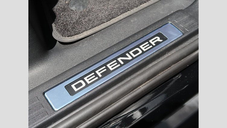 2023 認定中古車 Land Rover Defender 110 サントリーニブラック D300 AWD（AT） X-DYNAMIC HSE