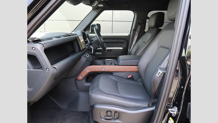 2023 認定中古車 Land Rover Defender 110 サントリーニブラック D300 AWD（AT） X-DYNAMIC HSE