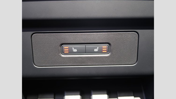 2023 認定中古車 Land Rover Defender 110 サントリーニブラック D300 AWD（AT） X-DYNAMIC HSE