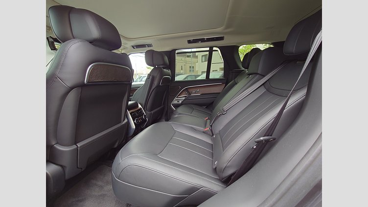 2025 認定中古車 Land Rover Range Rover シャラントグレイ P550 AWD PHEV（AT） スタンダードホイールベース Autobiography