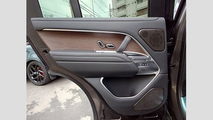 Range Rover 44