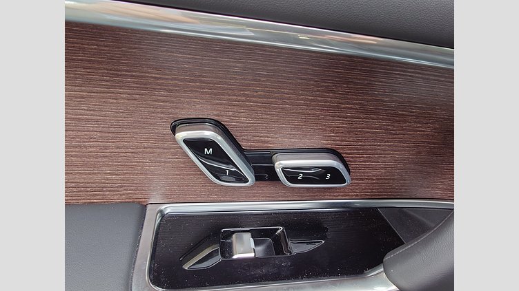 2025 認定中古車 Land Rover Range Rover シャラントグレイ P550 AWD PHEV（AT） スタンダードホイールベース Autobiography