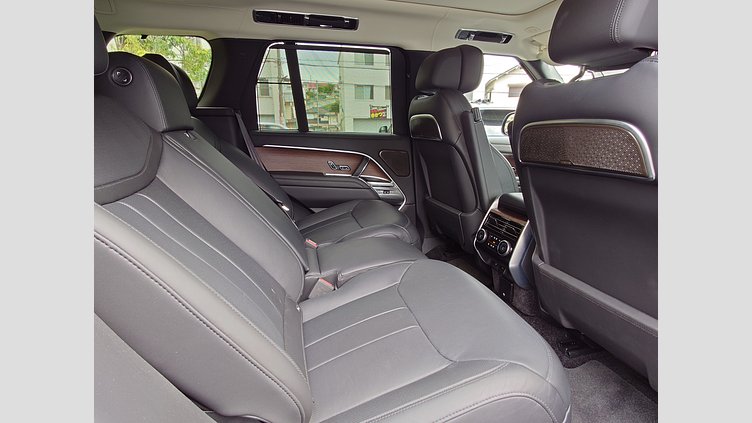 2025 認定中古車 Land Rover Range Rover シャラントグレイ P550 AWD PHEV（AT） スタンダードホイールベース Autobiography