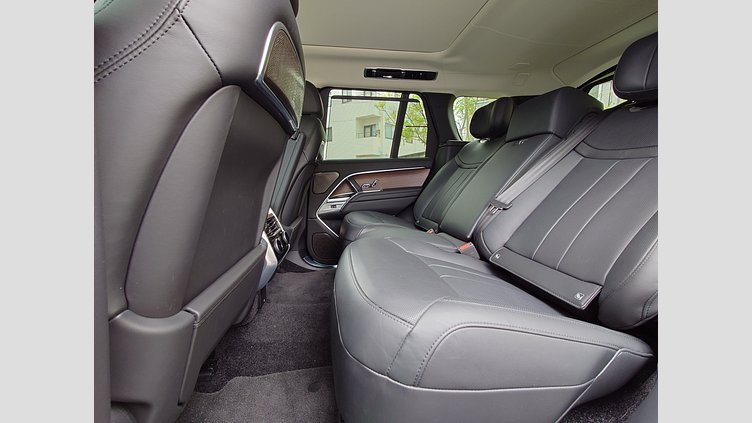 2025 認定中古車 Land Rover Range Rover シャラントグレイ P550 AWD PHEV（AT） スタンダードホイールベース Autobiography