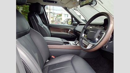 Range Rover 32
