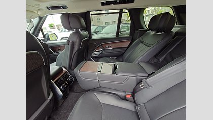 Range Rover 51