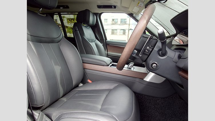 2025 認定中古車 Land Rover Range Rover シャラントグレイ P550 AWD PHEV（AT） スタンダードホイールベース Autobiography