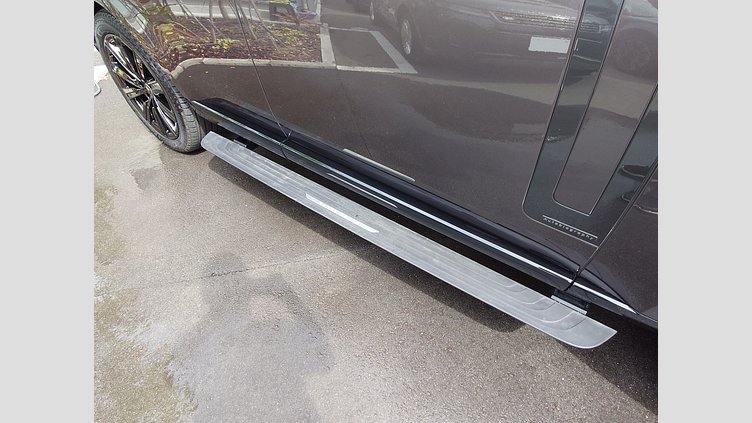 2025 認定中古車 Land Rover Range Rover シャラントグレイ P550 AWD PHEV（AT） スタンダードホイールベース Autobiography