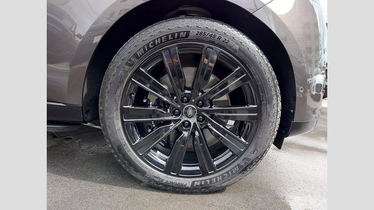 2025 認定中古車 Land Rover Range Rover シャラントグレイ P550 AWD PHEV（AT） スタンダードホイールベース Autobiography