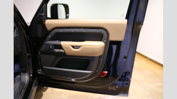 2025 認定中古車 Land Rover Defender 90 サントリーニブラック D350 ディーゼルマイルドハイブリッド X-Dynamic HSE