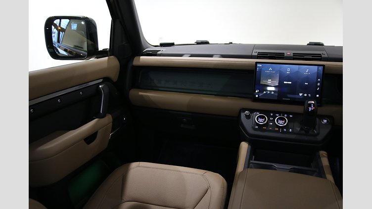 2025 認定中古車 Land Rover Defender 90 サントリーニブラック D350 ディーゼルマイルドハイブリッド X-Dynamic HSE