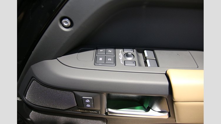 2025 認定中古車 Land Rover Defender 90 サントリーニブラック D350 ディーゼルマイルドハイブリッド X-Dynamic HSE