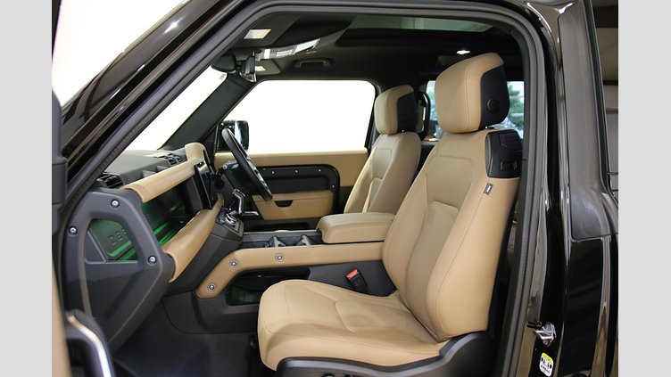 2025 認定中古車 Land Rover Defender 90 サントリーニブラック D350 ディーゼルマイルドハイブリッド X-Dynamic HSE