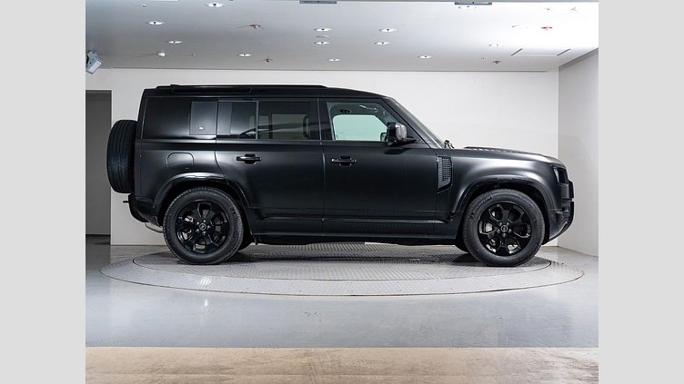 2023 認定中古車 Land Rover Defender 110 サントリーニブラック D300 AWD（AT） X-DYNAMIC HSE
