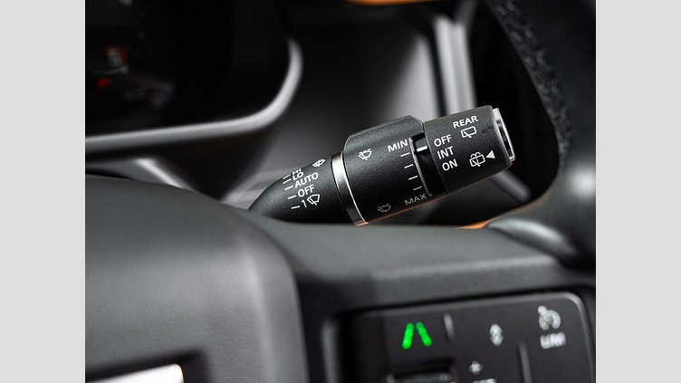 2023 認定中古車 Land Rover Defender 110 サントリーニブラック D300 AWD（AT） X-DYNAMIC HSE