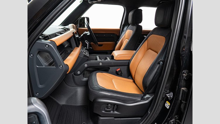 2023 認定中古車 Land Rover Defender 110 サントリーニブラック D300 AWD（AT） X-DYNAMIC HSE