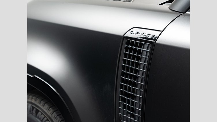 2023 認定中古車 Land Rover Defender 110 サントリーニブラック D300 AWD（AT） X-DYNAMIC HSE