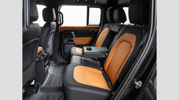 2023 認定中古車 Land Rover Defender 110 サントリーニブラック D300 AWD（AT） X-DYNAMIC HSE