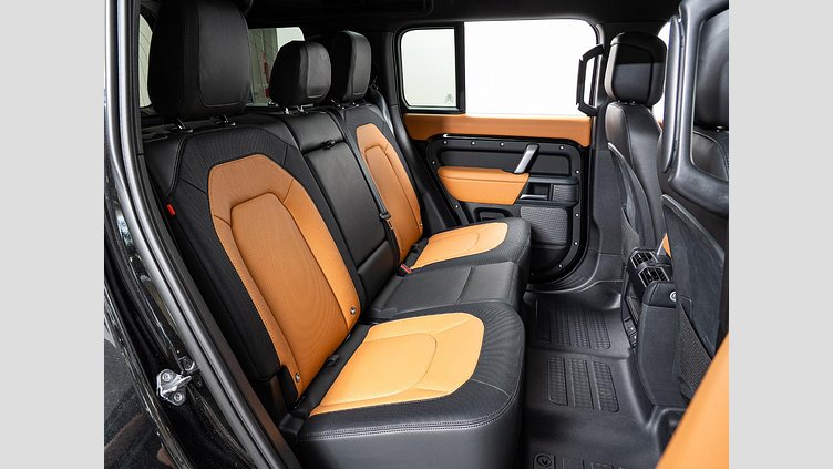 2023 認定中古車 Land Rover Defender 110 サントリーニブラック D300 AWD（AT） X-DYNAMIC HSE