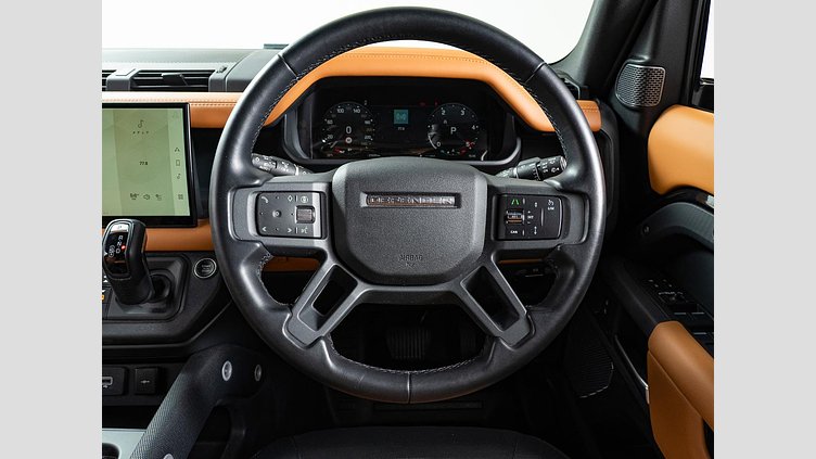 2023 認定中古車 Land Rover Defender 110 サントリーニブラック D300 AWD（AT） X-DYNAMIC HSE