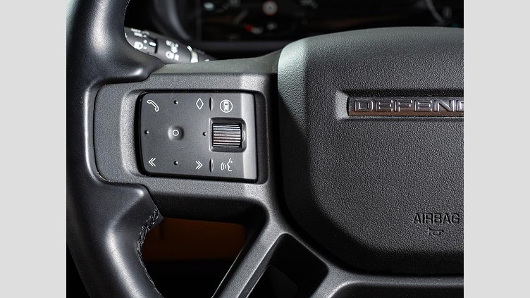 2023 認定中古車 Land Rover Defender 110 サントリーニブラック D300 AWD（AT） X-DYNAMIC HSE