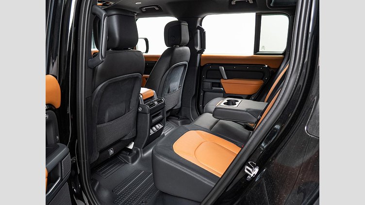 2023 認定中古車 Land Rover Defender 110 サントリーニブラック D300 AWD（AT） X-DYNAMIC HSE