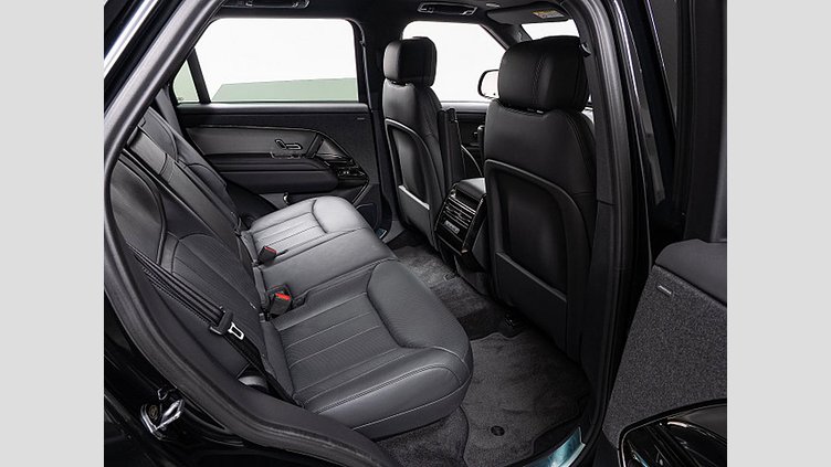 2023 認定中古車 Land Rover Range Rover Sport サントリーニブラック 3.0リッター6気筒300PSターボチャージドディーゼルMHEV（オートマチック） DYNAMIC SE