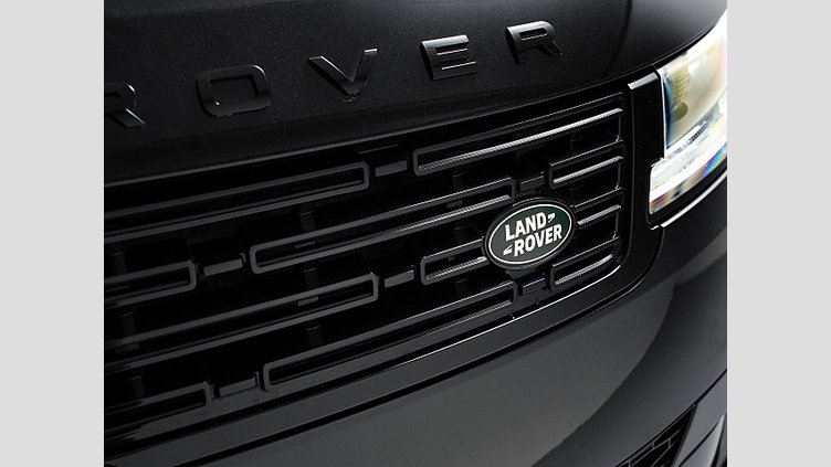 2023 認定中古車 Land Rover Range Rover Sport サントリーニブラック 3.0リッター6気筒300PSターボチャージドディーゼルMHEV（オートマチック） DYNAMIC SE