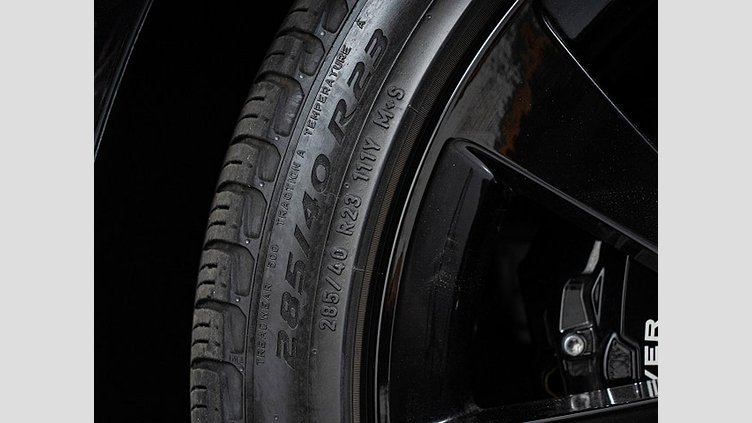 2023 認定中古車 Land Rover Range Rover Sport サントリーニブラック 3.0リッター6気筒300PSターボチャージドディーゼルMHEV（オートマチック） DYNAMIC SE