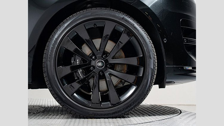 2023 認定中古車 Land Rover Range Rover Sport サントリーニブラック 3.0リッター6気筒300PSターボチャージドディーゼルMHEV（オートマチック） DYNAMIC SE