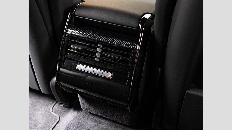 2023 認定中古車 Land Rover Range Rover Sport サントリーニブラック 3.0リッター6気筒300PSターボチャージドディーゼルMHEV（オートマチック） DYNAMIC SE
