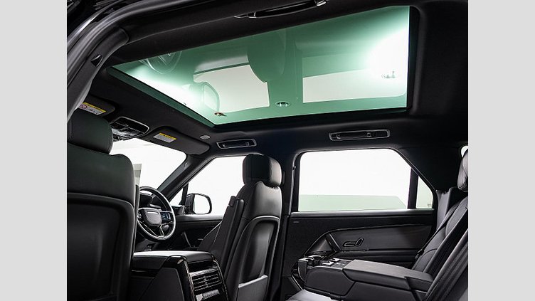 2023 認定中古車 Land Rover Range Rover Sport サントリーニブラック 3.0リッター6気筒300PSターボチャージドディーゼルMHEV（オートマチック） DYNAMIC SE